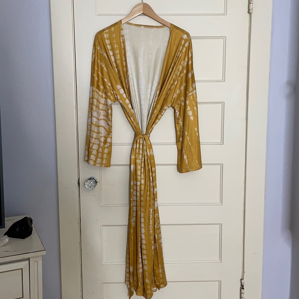 Beautiful gold kimono/robe